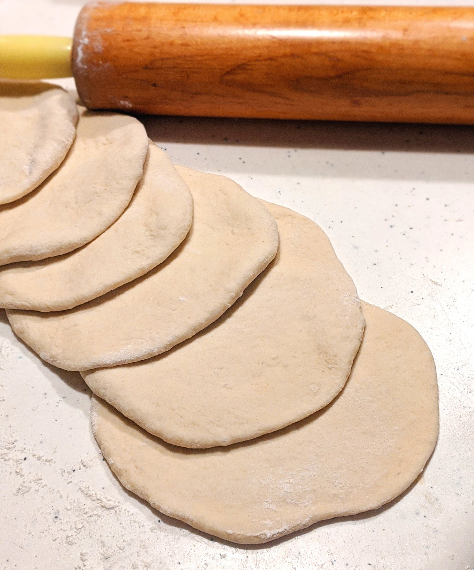 00100lrPORTRAIT_00100_BURST20200419192344637_COVER (2)